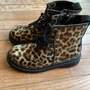 Steve Madden girls boots size 2 leopard print